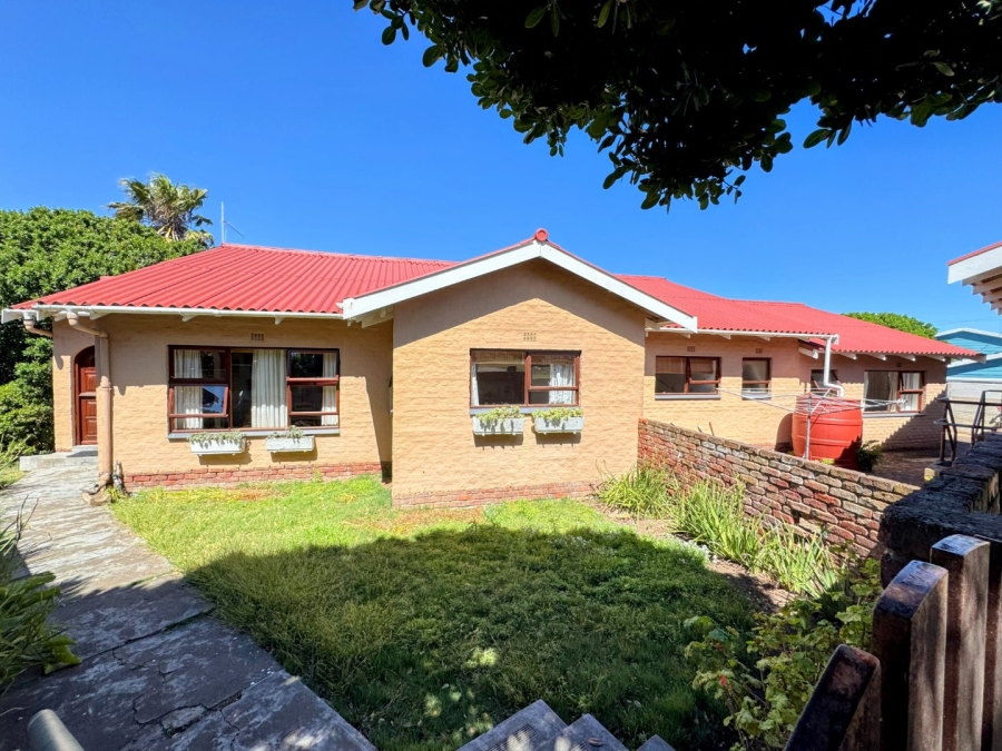 4 Bedroom Property for Sale in Stilbaai Wes Western Cape